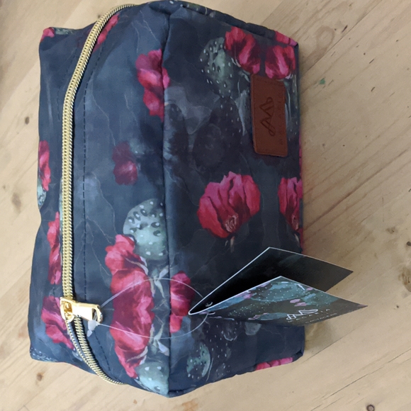 Cosmetics Bag - Picture 2 of 2